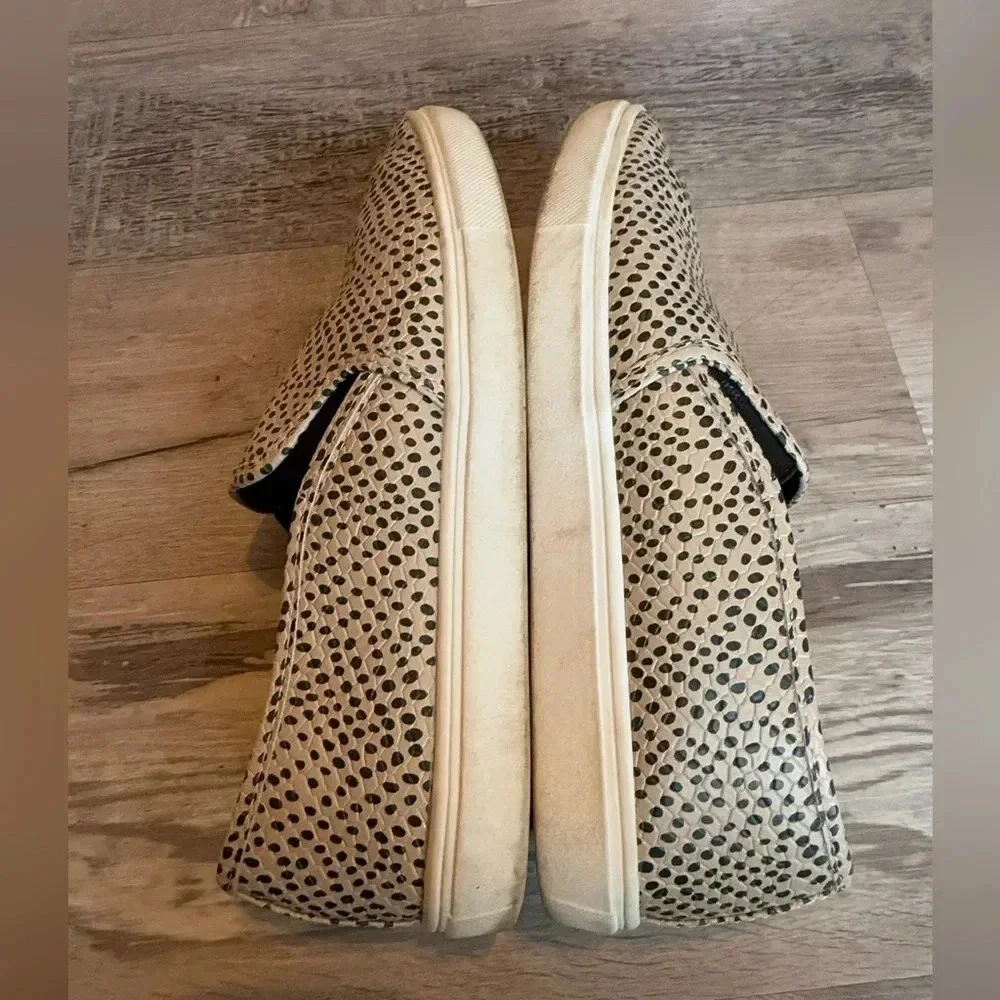 Time and Tru Women's Animal Print Twin Gore Slip On Memory Foam